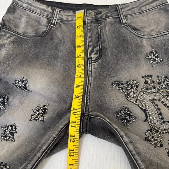 Women’s High Rise Jeans Size Large Gray With Embroidery Work - Picture 8 of 9
